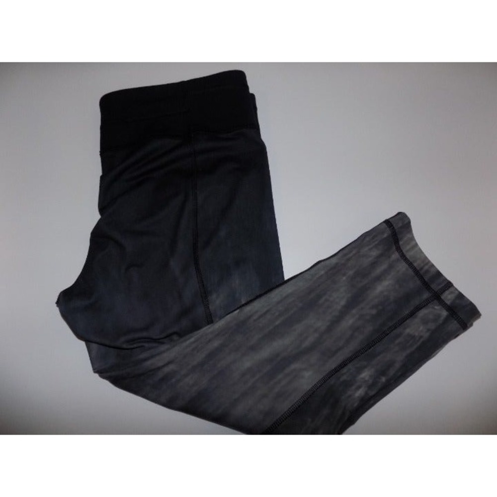 Under Armour Allseasongear Women Black Gray Cloud Wash Fitted Capri Leggings M
